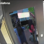 Porteiro salva vida de bebê engasgado: exemplo reforça importância do profissional em condomínios